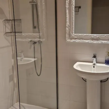 Seafront Over Bay Lägenhet