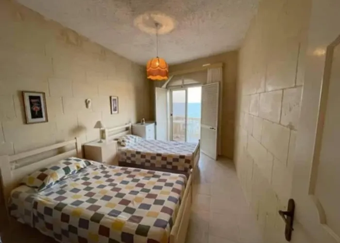 Seafront Over Bay Daire *