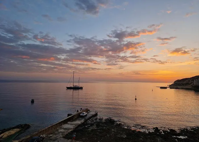 Seafront Over Bay Daire